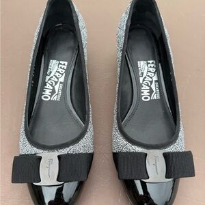 Salvatore Ferragamo Vara Pumps - Silver Glitter & Black Patent